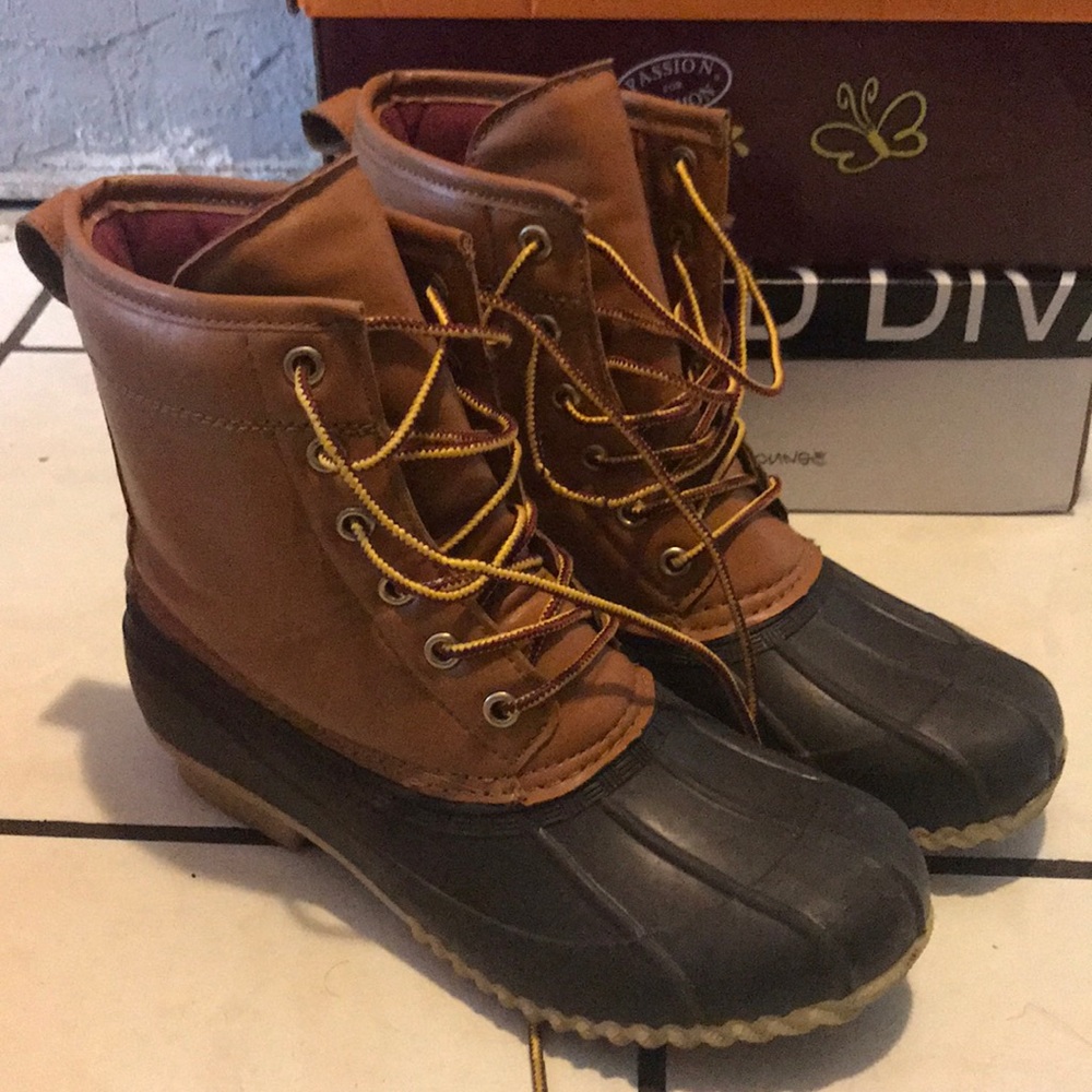 Snow boots